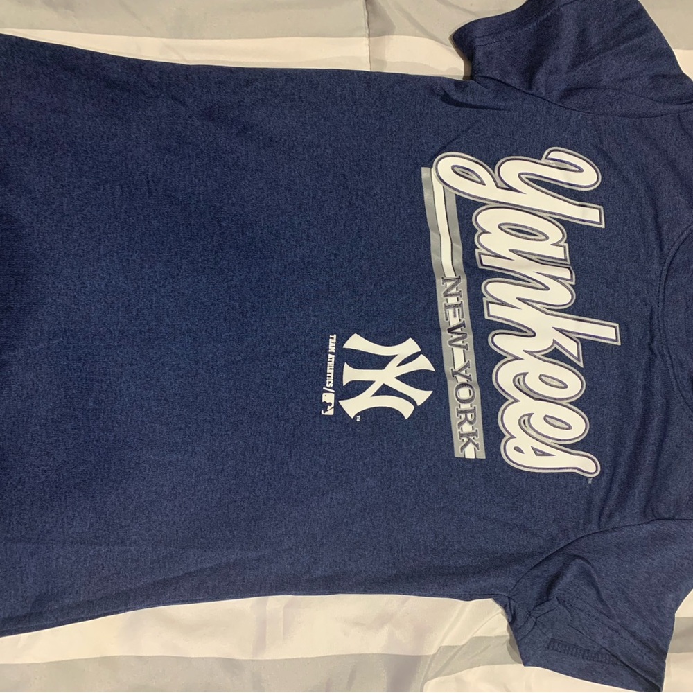 Yankees t shirt